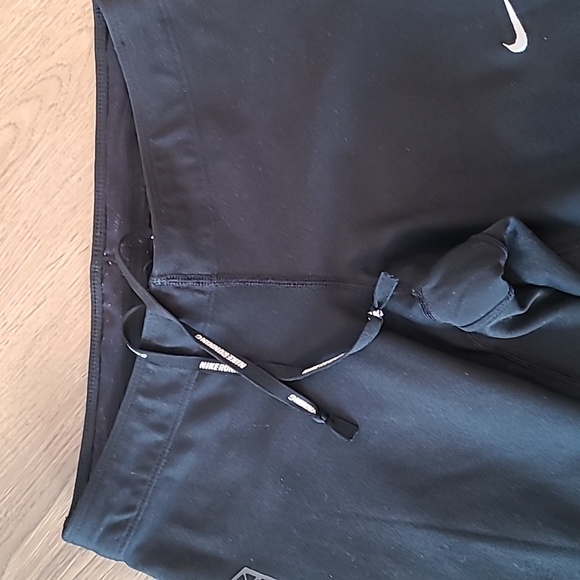 Like new Nike Black long Reflective leggings. - Picture 4 of 6